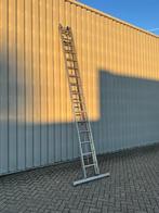 Te koop uitschuifbare ladder, Doe-het-zelf en Verbouw, Ladders en Trappen, Ophalen, Gebruikt, Ladder, Opvouwbaar of Inschuifbaar