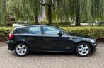 BMW 1-Serie 2.0 116I 5DR 2009 Zwart, Auto's, 1-Serie, 65 €/maand, Achterwielaandrijving, 1995 cc