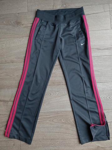 Nike zomerbroek L.98cm S elast.tailleband grijs 1x gedragen beschikbaar voor biedingen