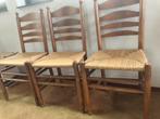 Drie houten stoelen met rieten zitvlak, Ophalen, Gebruikt, Bruin, Drie