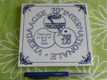 Tegel 70e Internationale Vierdaagse Nijmegen 1986 (2) beschikbaar voor biedingen