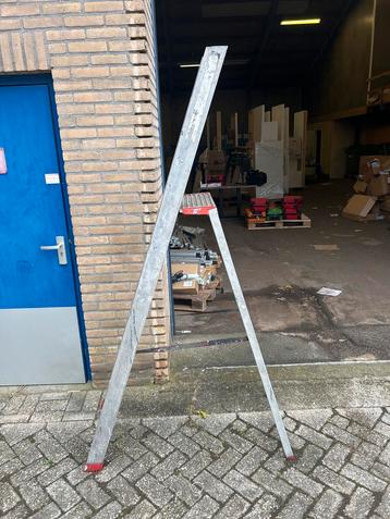 Gebruikte Ladder - Handig voor klussen! beschikbaar voor biedingen