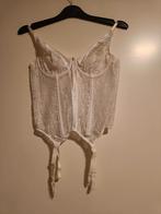 Mooi wit kanten lingerie topje met jarretels maat 34 C, Ophalen of Verzenden, Wit