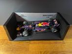 Seb Vettel Minichamps 1:18 RB6 Abu Dhabi 2010 World Champion, Ophalen of Verzenden, Zo goed als nieuw, Auto's