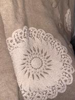 Warme Vest met Bloemen Applicaties, Ophalen of Verzenden, Zo goed als nieuw, Maat 38/40 (M), Beige
