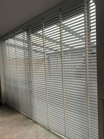Houten Jaloezieën - Wit - Zo Goed Als Nieuw beschikbaar voor biedingen