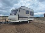 Keurige Hobby 370 caravan geheel compleet en met voortent., Caravans en Kamperen, Caravans, Kachel, Hobby, Treinzit, Dwarsbed