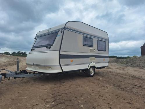 Keurige Hobby 370 caravan geheel compleet en met voortent., Caravans en Kamperen, Caravans, Particulier, tot en met 4, 500 - 750 kg