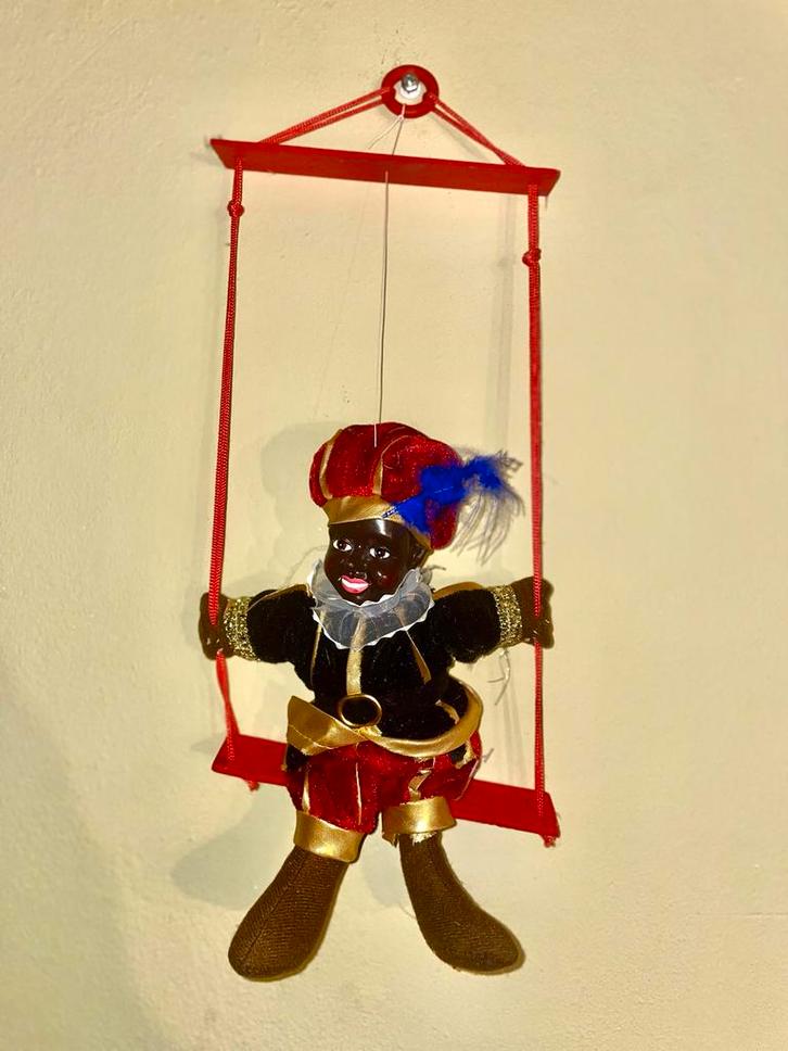 Zwarte Piet op Schommel - Verzamelobject, Diversen, Sinterklaas, Zo goed als nieuw, Ophalen of Verzenden