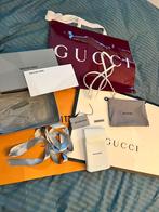 Balenciaga Leather phone Card/holder bag. ZGAN, Ophalen of Verzenden, Zo goed als nieuw, Wit, Schoudertasje