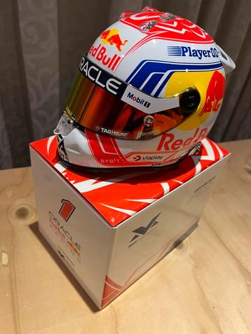 Verstappen 1:2 seizoenshelm 2023 beschikbaar voor biedingen