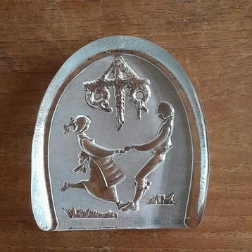 Nybro Crystal “Dansende kinderen” midzomer, meiboom beschikbaar voor biedingen
