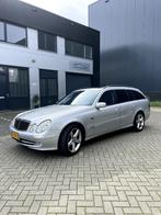 Mercedes E500 Avantgarde stationwagen 2004 grijs Youngtimer, Auto's, Mercedes-Benz, Xenon verlichting, Te koop, Zilver of Grijs