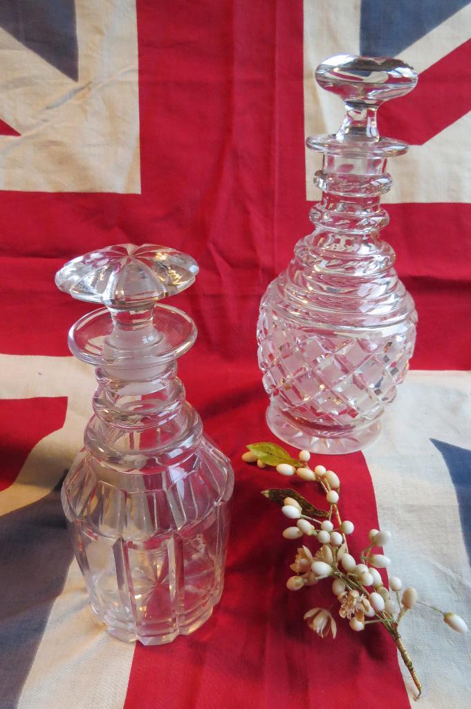 2 antieke Engelse Georgian decanters c. 1820-1840, Antiek en Kunst, Antiek | Glas en Kristal, Ophalen of Verzenden