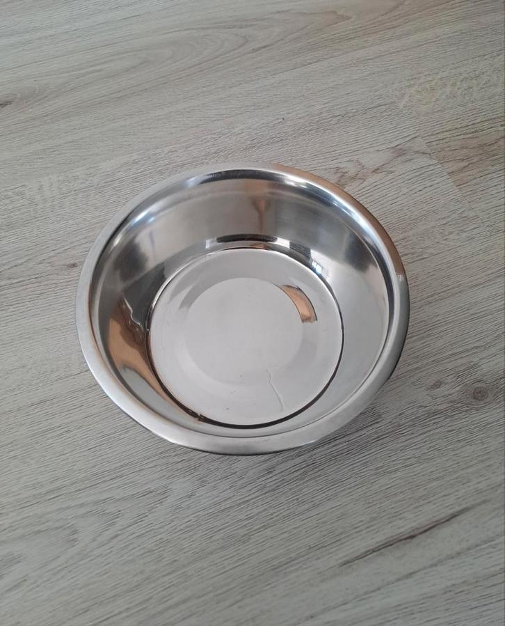 Voerbak waterbak hond beeztees lichtgewicht eetbak rvs, Dieren en Toebehoren, Hondenvoerbakken en Drinkbakken, Zo goed als nieuw