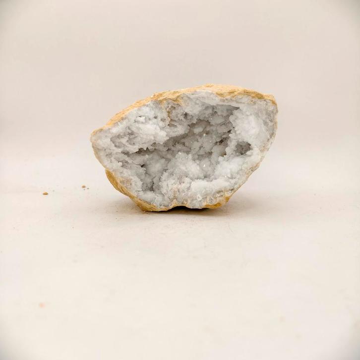 (4)Bergkristal geode, Verzamelen, Mineralen en Fossielen, Ophalen of Verzenden