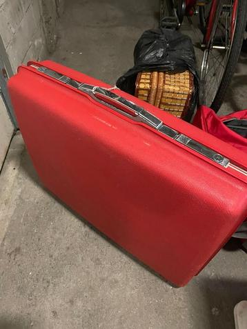 Vintage Rode Samsonite Saturn Harde Koffer 60 x 43 x 17 cm beschikbaar voor biedingen