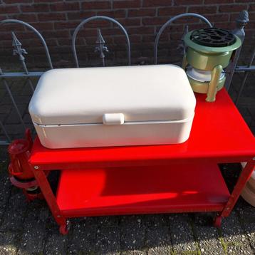 Beige Emaille Broodtrommel - Vintage Keukenaccessoire beschikbaar voor biedingen