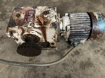 Vector elektromotor met vertrager en tandwiel aandrijving beschikbaar voor biedingen