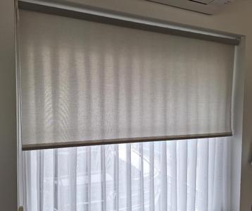 Mooi lichtgrijs rolgordijn 1.85m lang, 1.45m br slechts € 15 beschikbaar voor biedingen