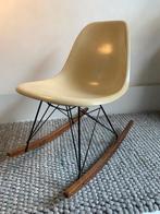 Eames rocking chair glasvezel vintage, Huis en Inrichting, Stoelen, Overige materialen, Vintage, Zo goed als nieuw, Eén