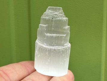 Witte Seleniet satijnspaat toren ijsberg mineralen beschikbaar voor biedingen