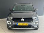 Volkswagen T-Roc 1.0 TSI Sport VIRTUAL NL AUTO, Auto's, Voorwielaandrijving, Stof, Gebruikt, Euro 6