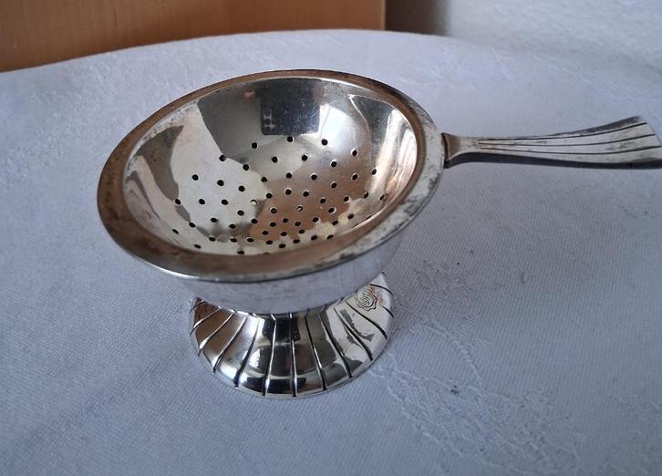 D E verzilverd theezeefje met lekbakje empire *eureka* 8, Antiek en Kunst, Antiek | Goud en Zilver, Ophalen of Verzenden