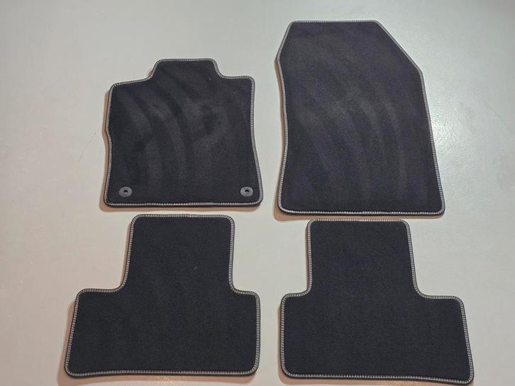 Zeer nette Opel Astra L 2022-Heden velours vloermatten set, Auto diversen, Automatten, Zo goed als nieuw, Ophalen of Verzenden