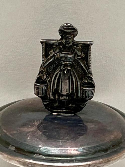 Mooie oude verzilverde flessenstop met melkmeisje, Antiek en Kunst, Antiek | Goud en Zilver, Zilver, Ophalen of Verzenden