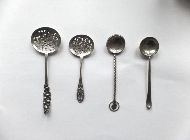 4 zilveren Nederlandse opschep lepeltjes o.a. voor Thee, Antiek en Kunst, Antiek | Goud en Zilver, Zilver, Verzenden