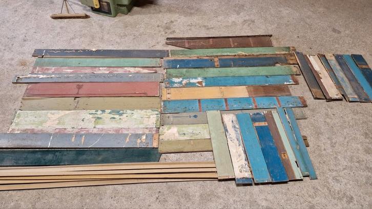 Zeer oude geverfde planken vloerdelen
10n2, Antiek en Kunst, Kunst | Overige Kunst, Ophalen