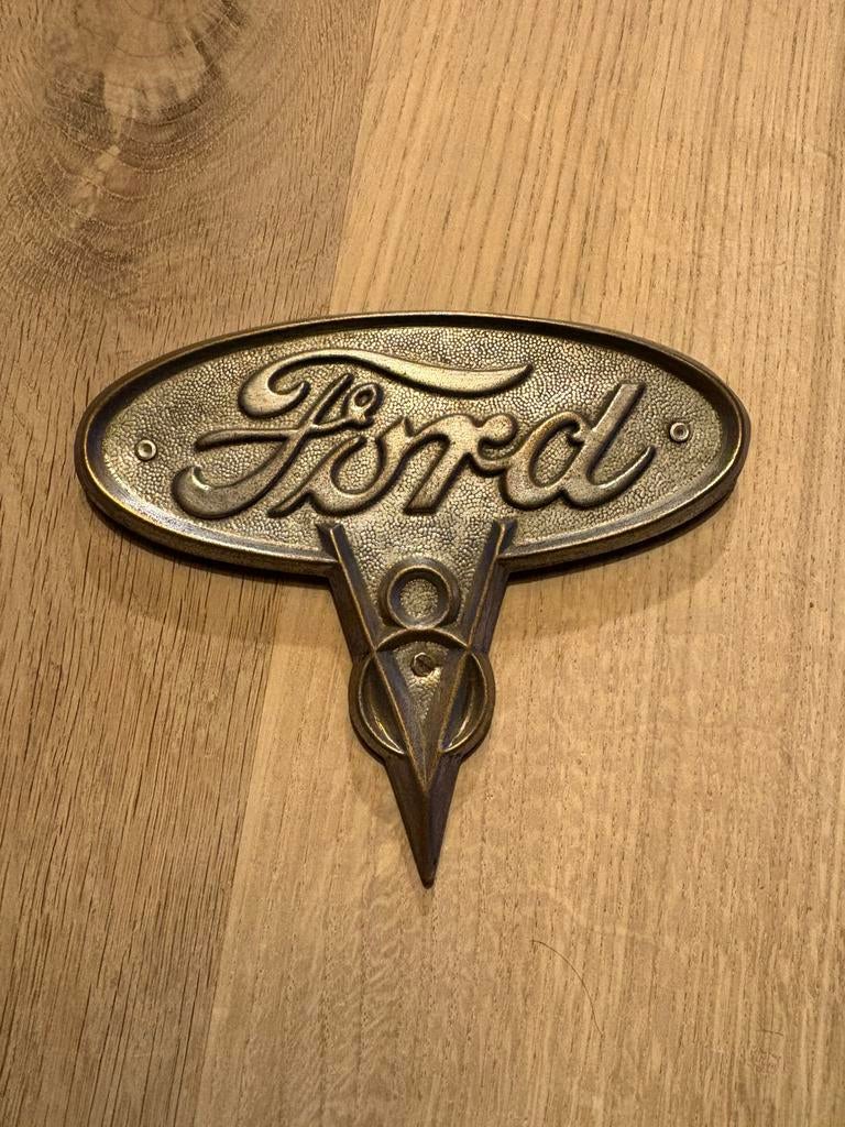 Jaren 30 Ford V8 embleem, Ophalen of Verzenden, Zo goed als nieuw
