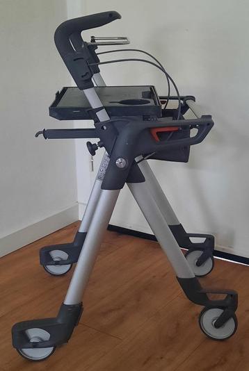 Rollator Topro Hestia binnen rollator ( 7.1 kg ) z.g.a.n. beschikbaar voor biedingen