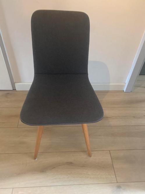 Gestoffeerde (scheerwol, antraciet) stoel Loca: merk Gazzda, Huis en Inrichting, Stoelen, Zo goed als nieuw, Eén, Stof, Grijs