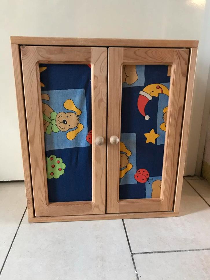 Kledingkastje voor poppenkleertjes, Kinderen en Baby's, Kinderkamer | Commodes en Kasten, Gebruikt, Kast, Minder dan 90 cm, Minder dan 75 cm