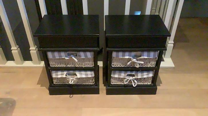 *** 2 nachtkastjes ***, Huis en Inrichting, Slaapkamer | Nachtkastjes, Zo goed als nieuw, Minder dan 45 cm, Hout, Ophalen