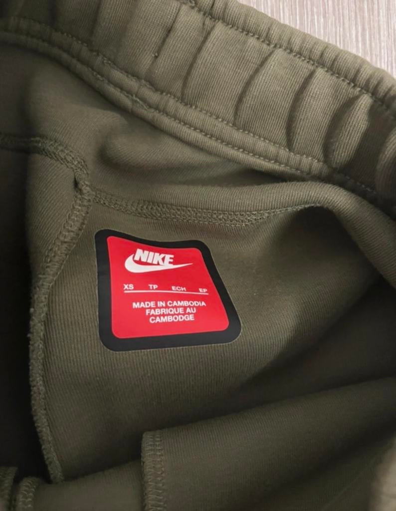 Nike Tech Fleece - Maat XS - 2x Gedragen, Ophalen of Verzenden, Zo goed als nieuw, Maat 46 (S) of kleiner