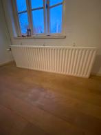 Gratis Radiatoren - Gebruikt, Doe-het-zelf en Verbouw, Verwarming en Radiatoren, Ophalen, 30 tot 80 cm, Gebruikt, Radiator