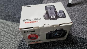 Canon EOS 1200D spiegelreflex - 2 lenzen 18-55mm en 8-270mm beschikbaar voor biedingen