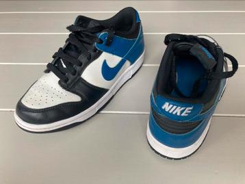 NIKE Dunk low, maat 39. beschikbaar voor biedingen