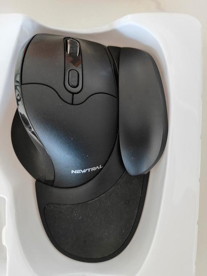 NEWTRAL Ergonomische Draadloze Muis - Nieuwstaat, Computers en Software, Muizen, Zo goed als nieuw, Muis, Rechtshandig, Draadloos