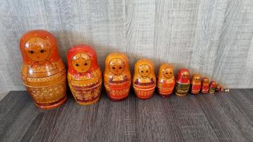 Russische Baboesjka's Matroesjka's 12 in 1 18 cm en kleiner beschikbaar voor biedingen