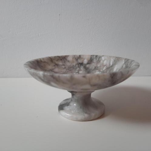 Alabaster tazza handgesneden Made in Italië, Antiek en Kunst, Antiek | Woonaccessoires, Ophalen of Verzenden