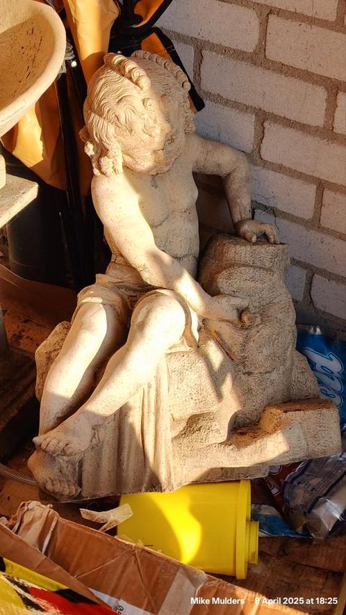 Fontein met kindje. Beton. Zonder pomp, Tuin en Terras, Waterpartijen en Fonteinen, Zo goed als nieuw, Fontein, Beton, Ophalen of Verzenden