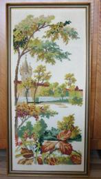 Geborduurd schilderij landschap kasteel brocante handgemaakt, Oorspronkelijke maker, Overige typen, Ophalen of Verzenden, Zo goed als nieuw