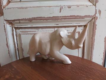 Neushoorn zeepsteen beeldhouw kunst Afrikaans retro beschikbaar voor biedingen