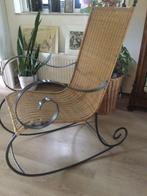 Rotan stoel schommelstoel, Huis en Inrichting, Fauteuils, Ophalen, Zo goed als nieuw, 50 tot 75 cm