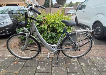 Elektrische dames fiets batavus, stuk beschikbaar voor biedingen