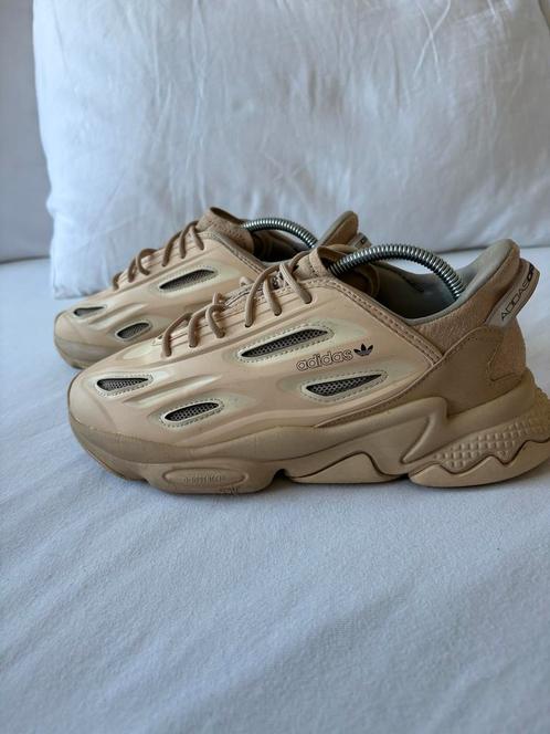 Adidas ozweego celox, Kleding | Dames, Schoenen, Gedragen, Sneakers of Gympen, Beige, Ophalen of Verzenden